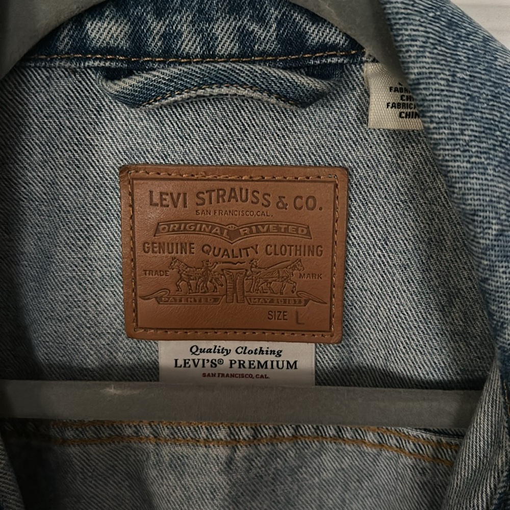 Levi’s Jean Jacket - Picture 3 of 3